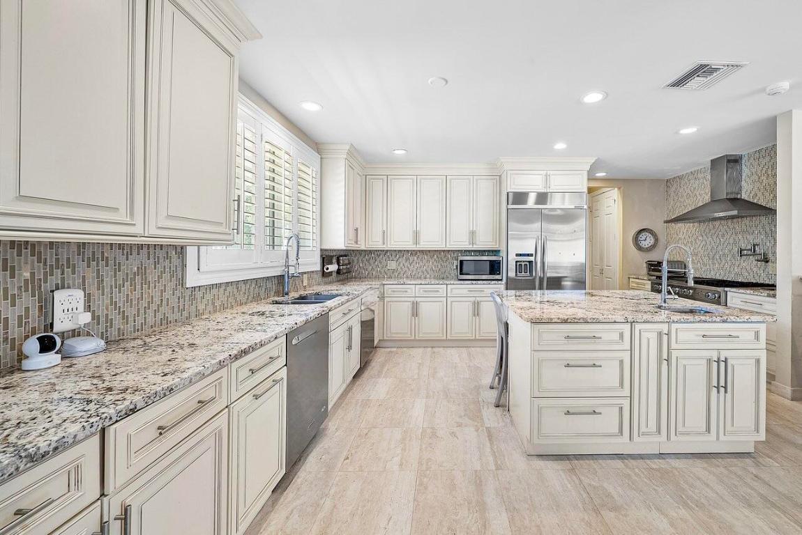 2980 Le Bateau Drive