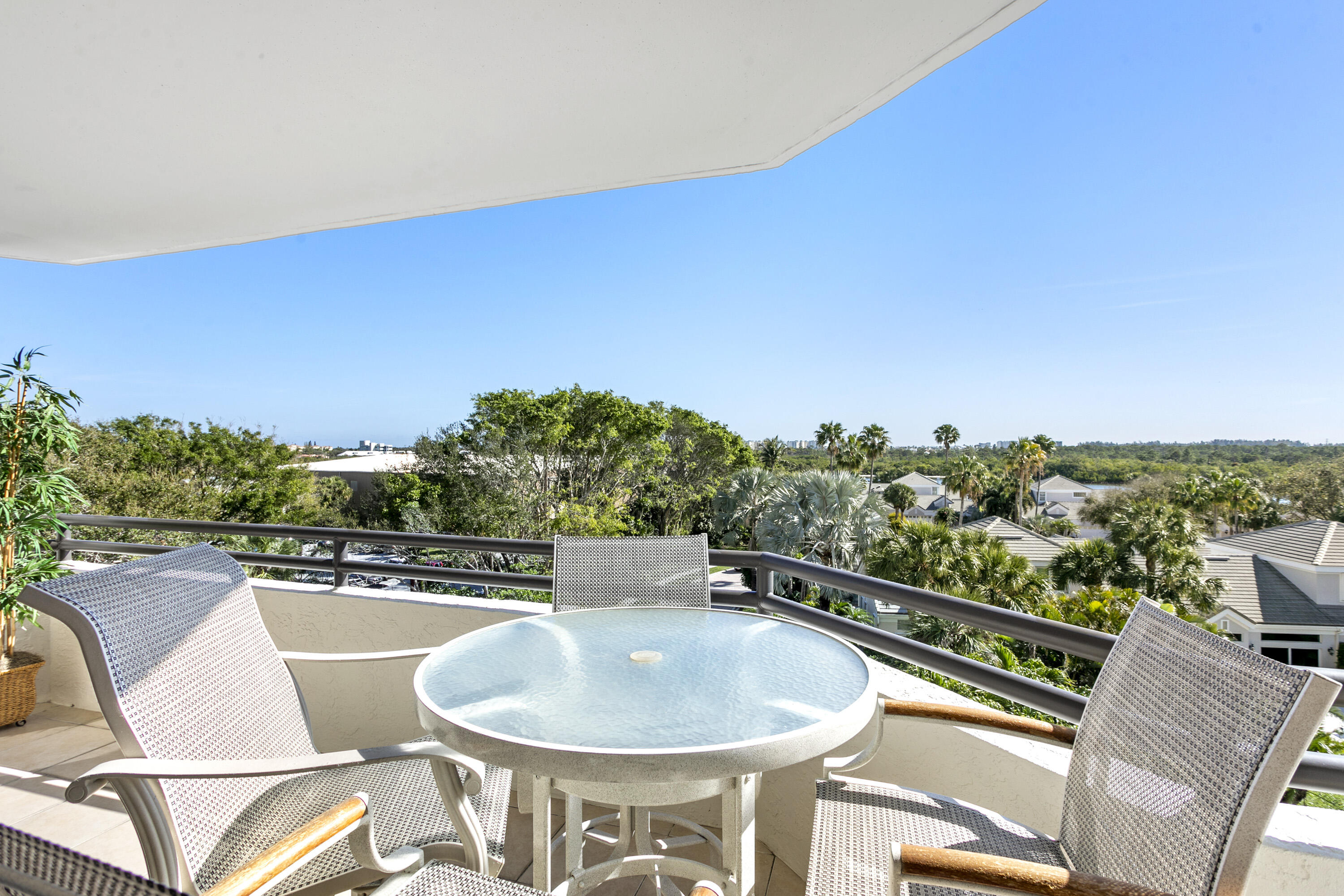 3322 Casseekey Island Road 504