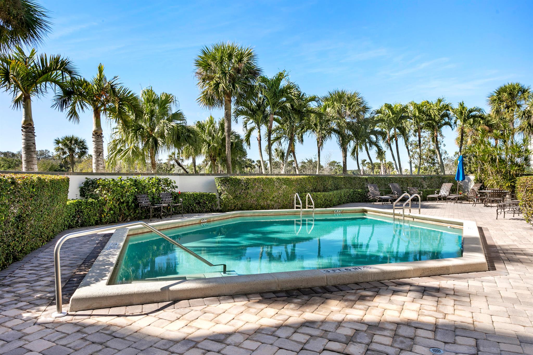 3322 Casseekey Island Road 504