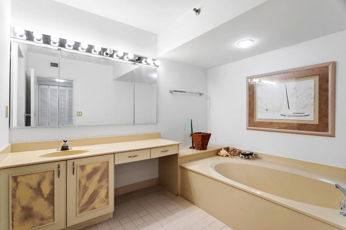 3322 Casseekey Island Road 504