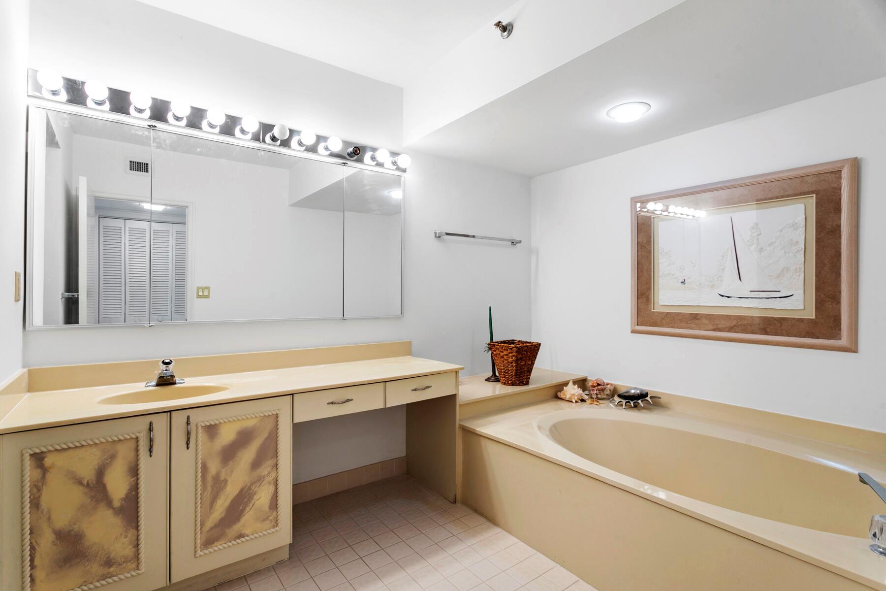 3322 Casseekey Island Road 504