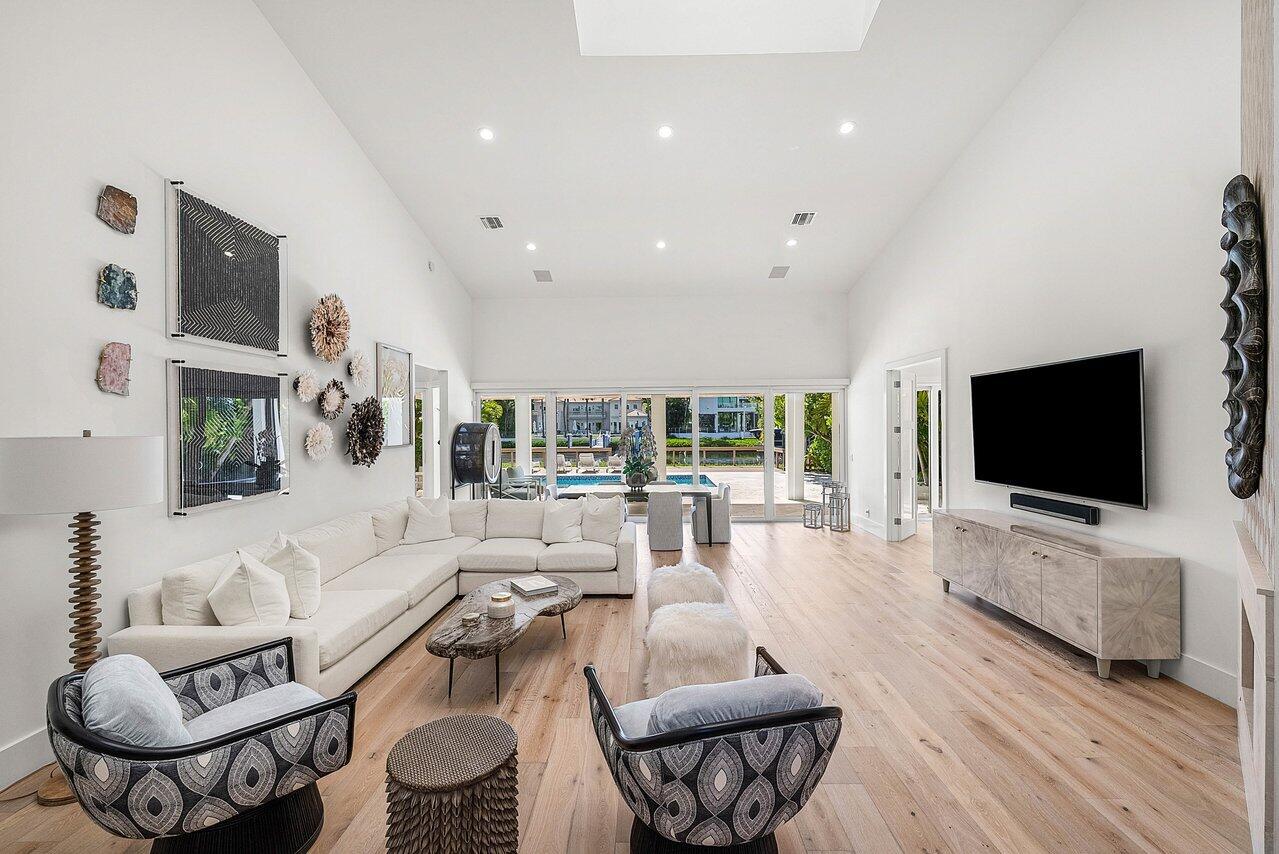 215 Island Drive
