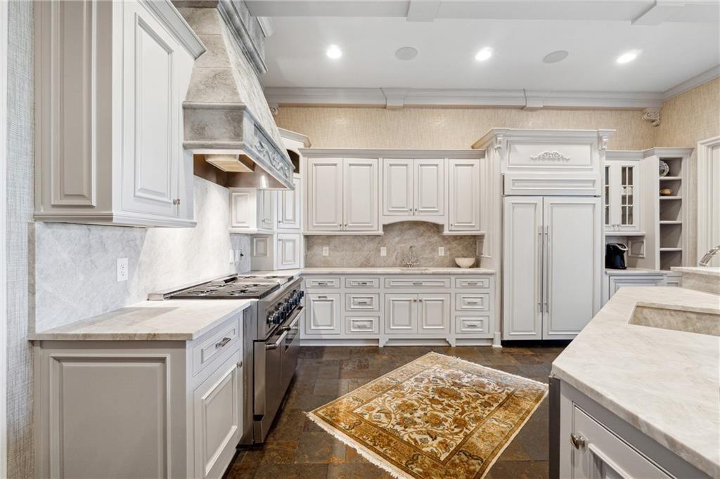 811 Hawks Nest Court