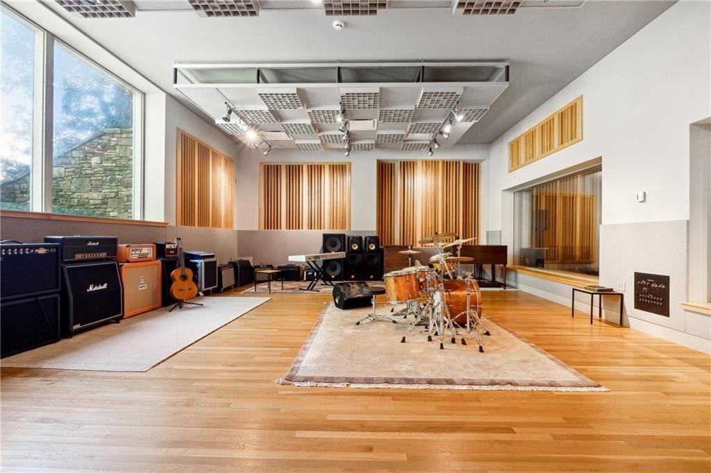 811 Hawks Nest Court