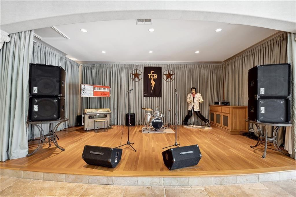 811 Hawks Nest Court