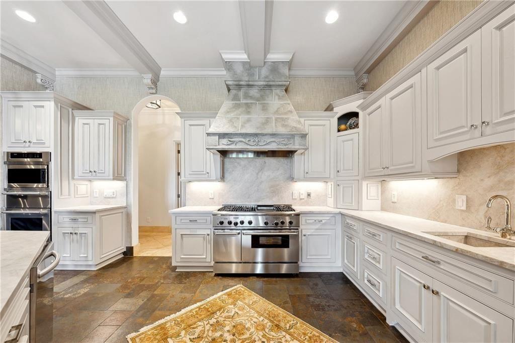 811 Hawks Nest Court