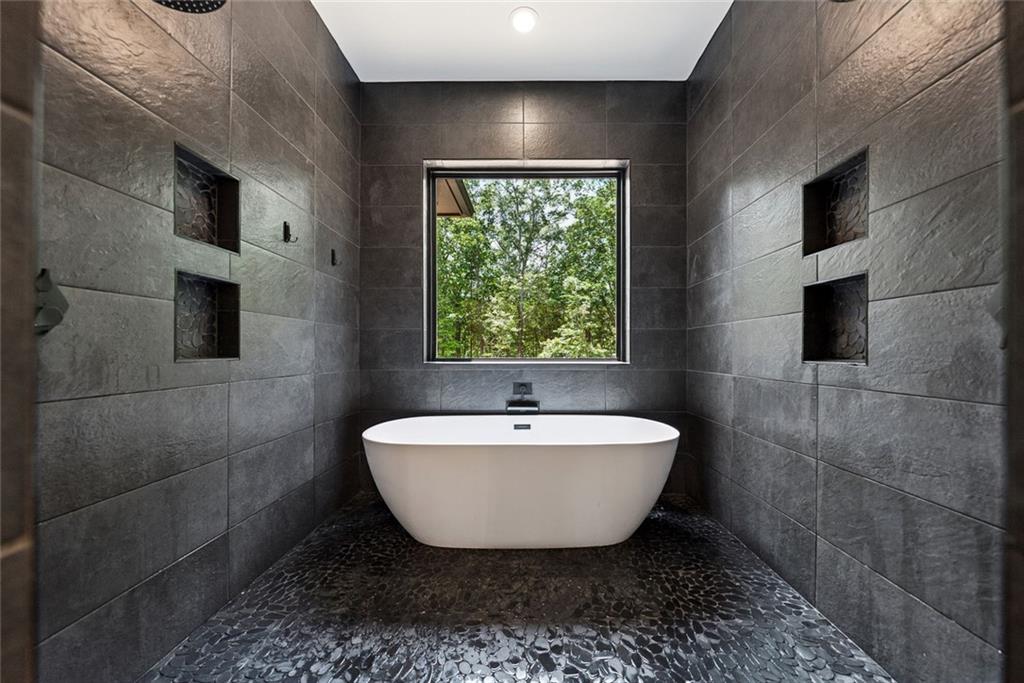 121 White Pen Road Road