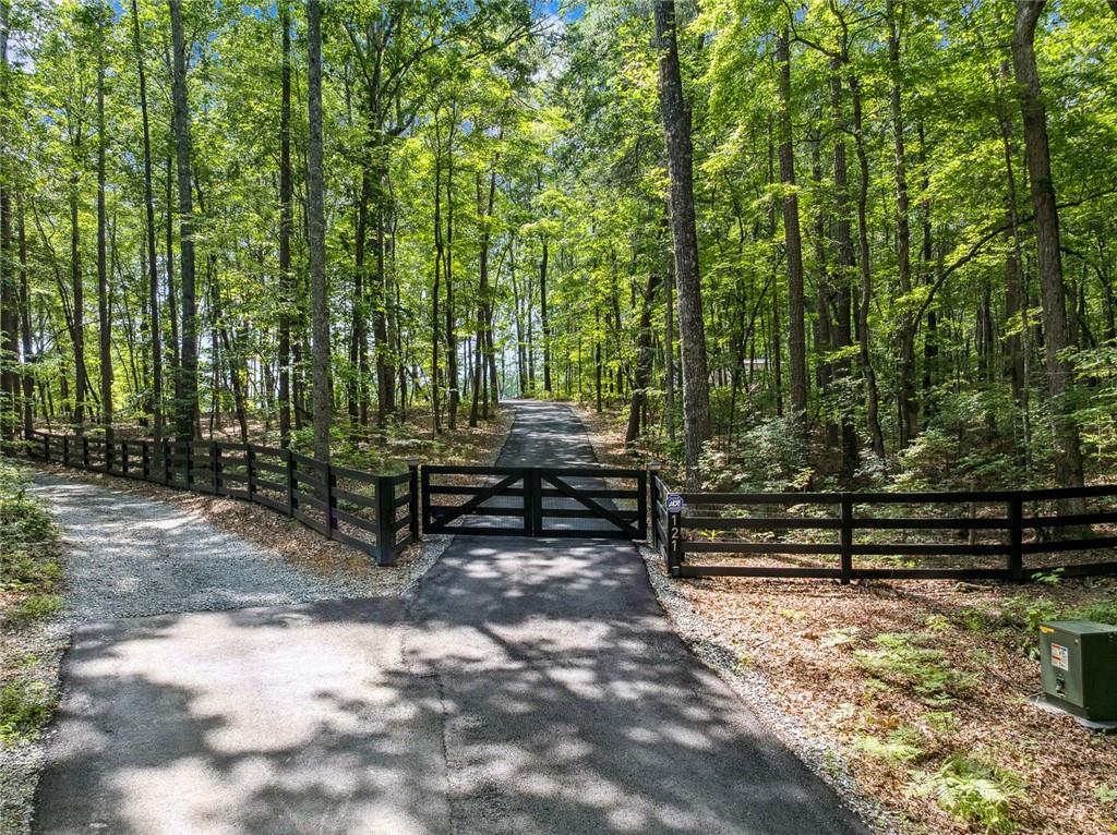 121 White Pen Road Road
