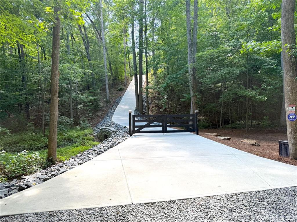 121 White Pen Road Road
