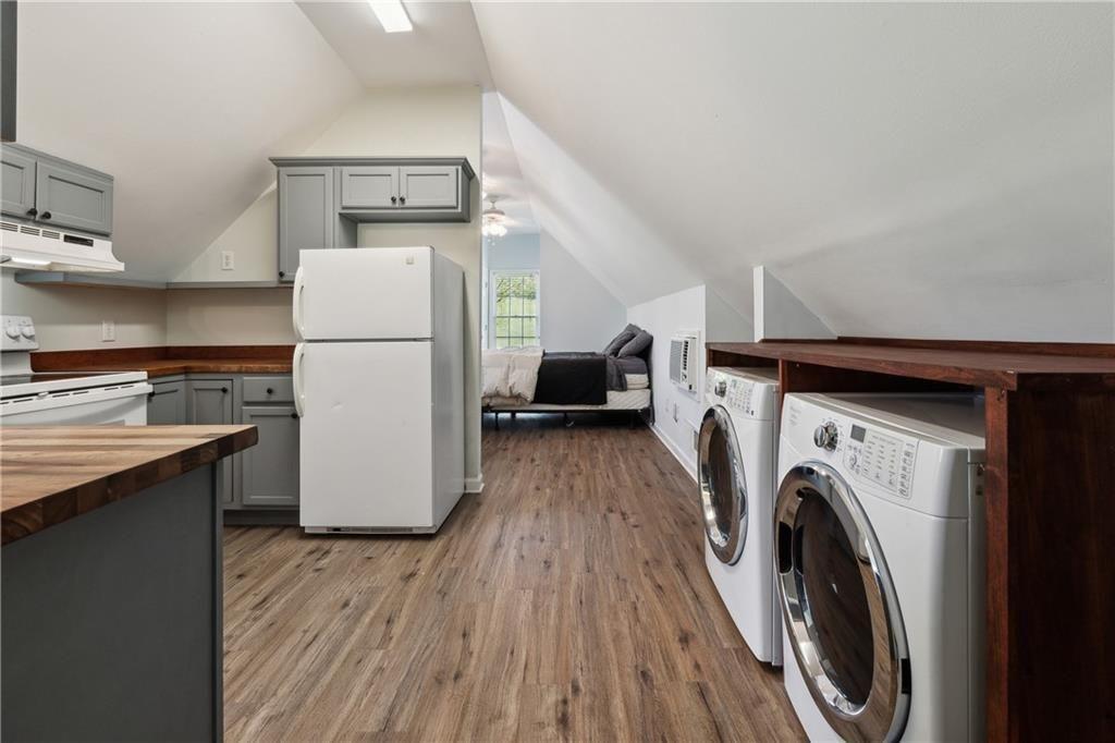 2230 Henry Scott