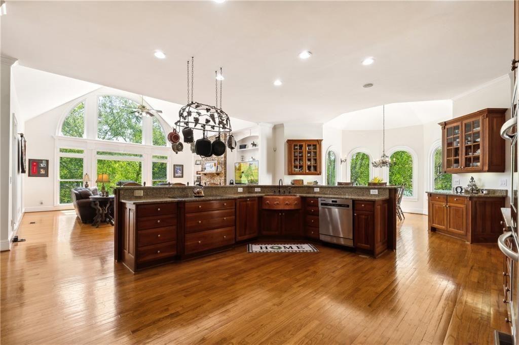 2230 Henry Scott