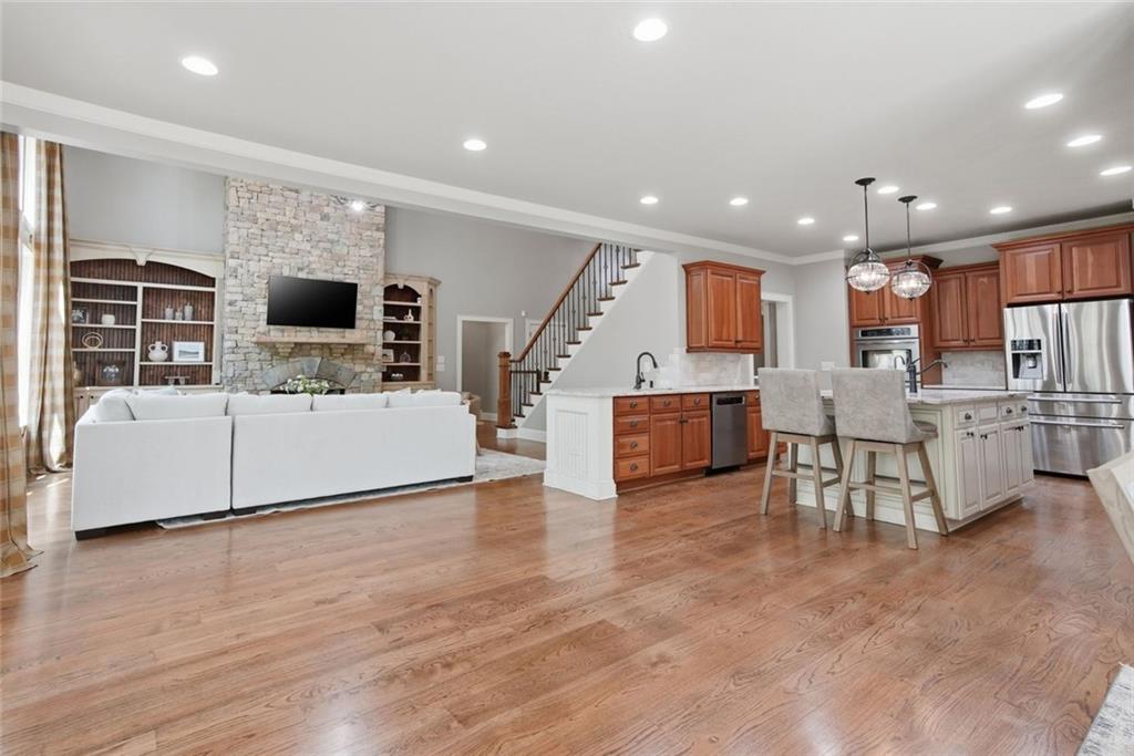 862 Waterford Estates Manor