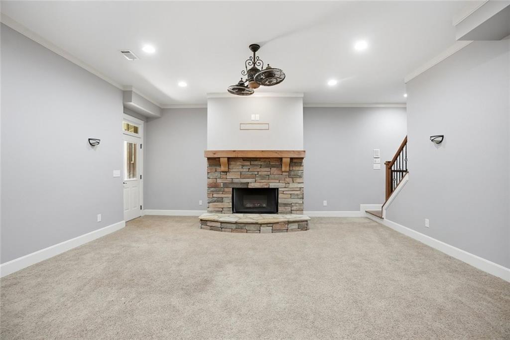 862 Waterford Estates Manor