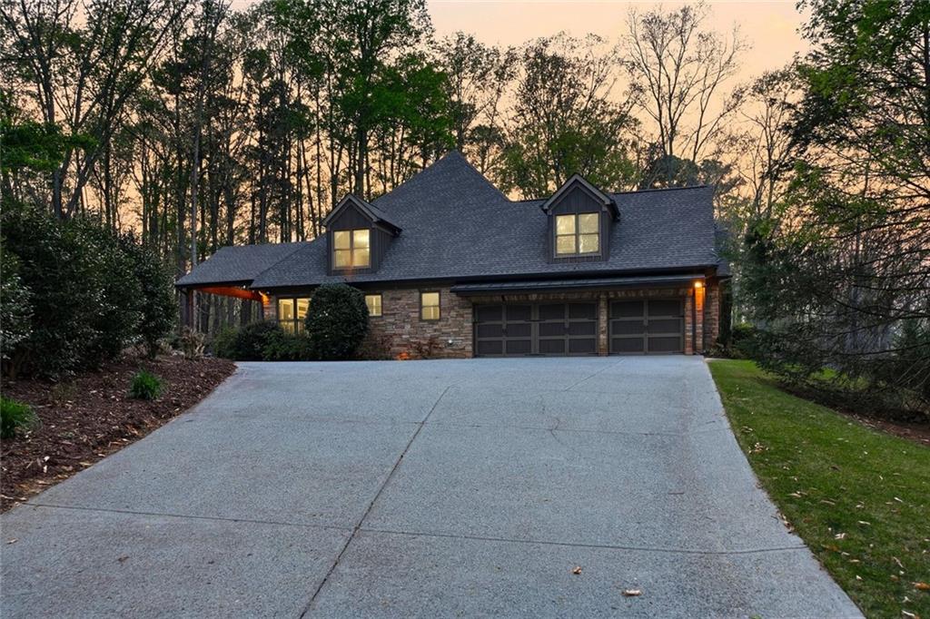 862 Waterford Estates Manor