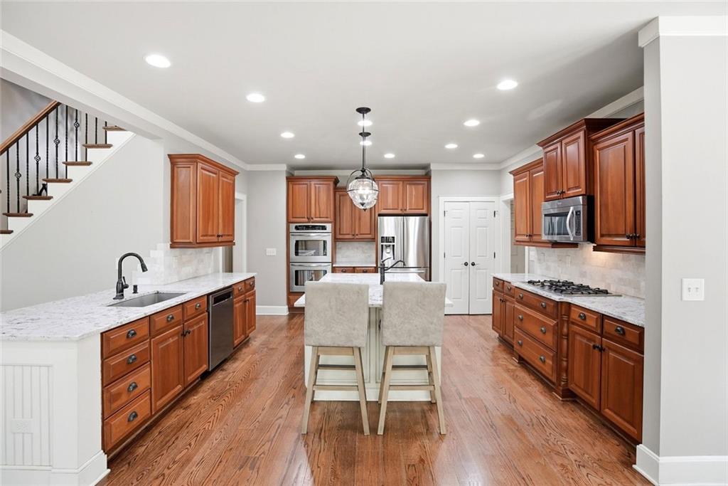 862 Waterford Estates Manor