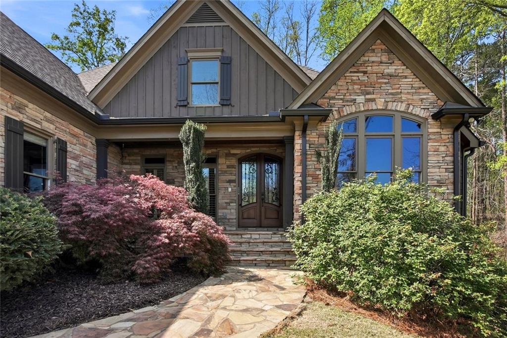 862 Waterford Estates Manor
