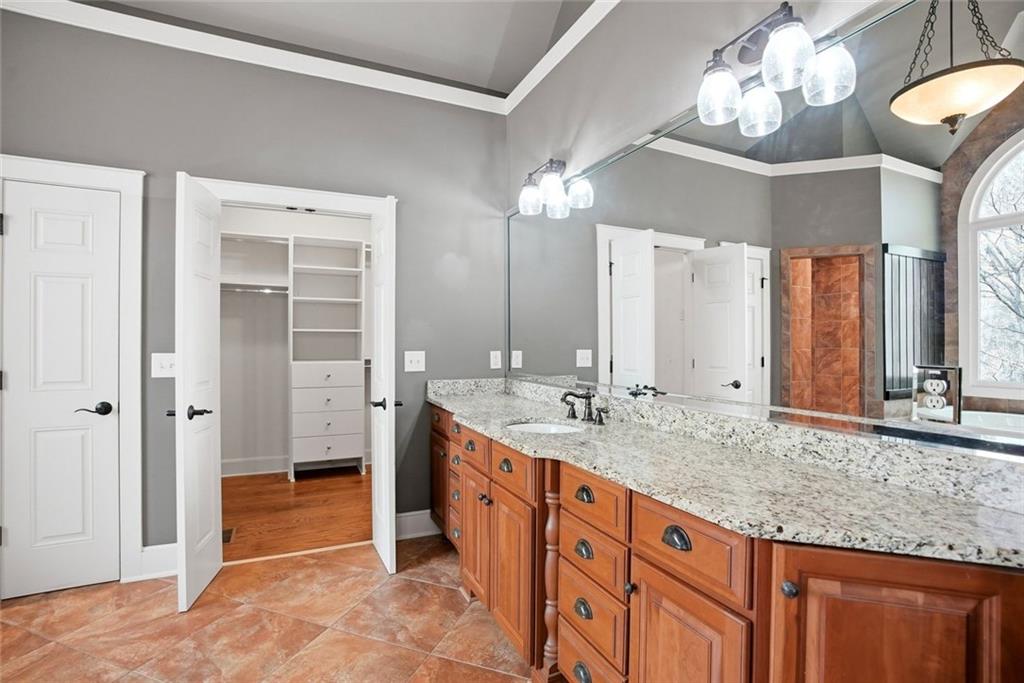 862 Waterford Estates Manor