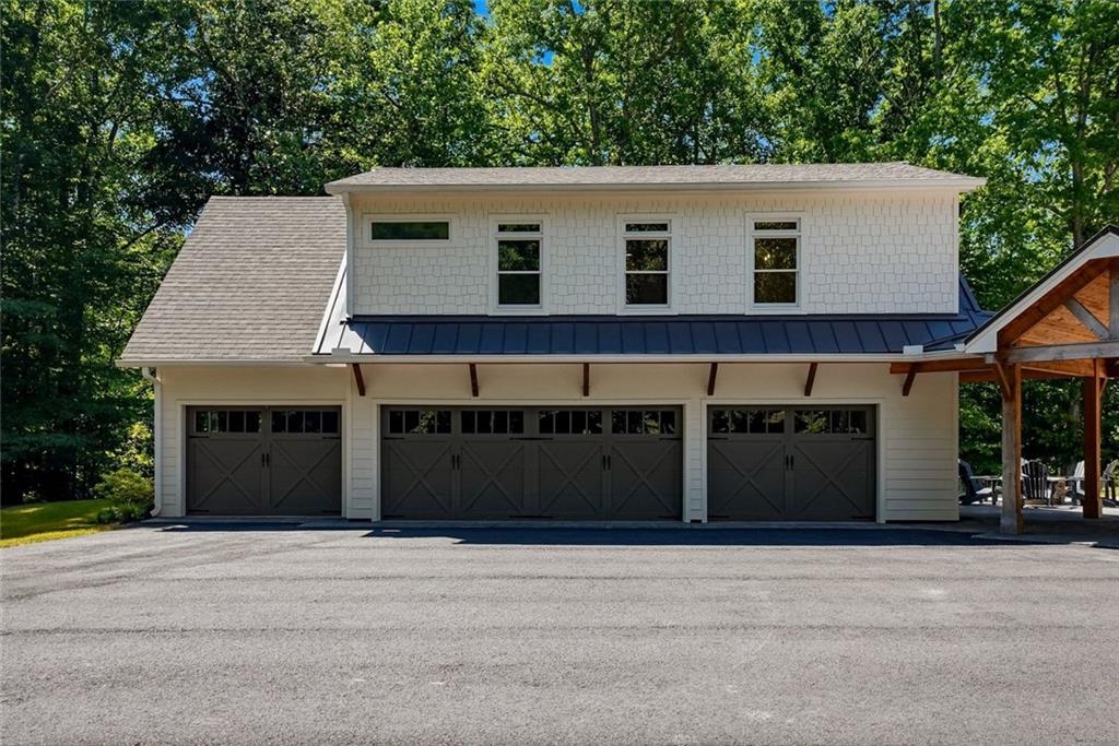 7246 Plantation Lane