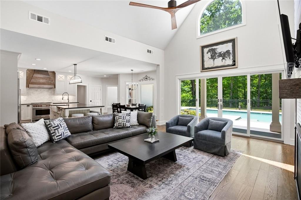 7246 Plantation Lane