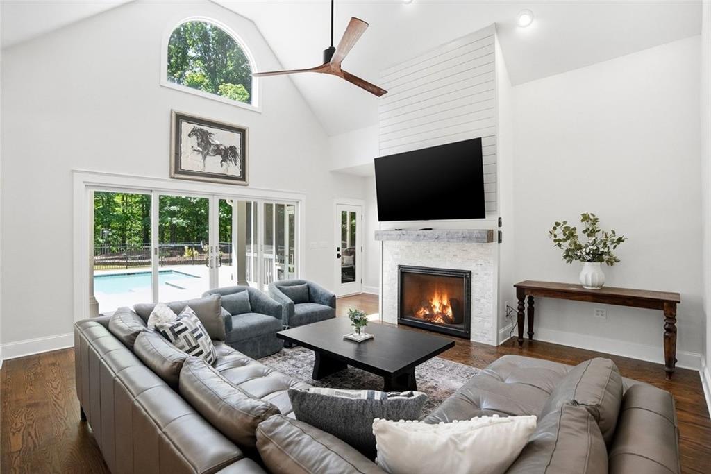 7246 Plantation Lane