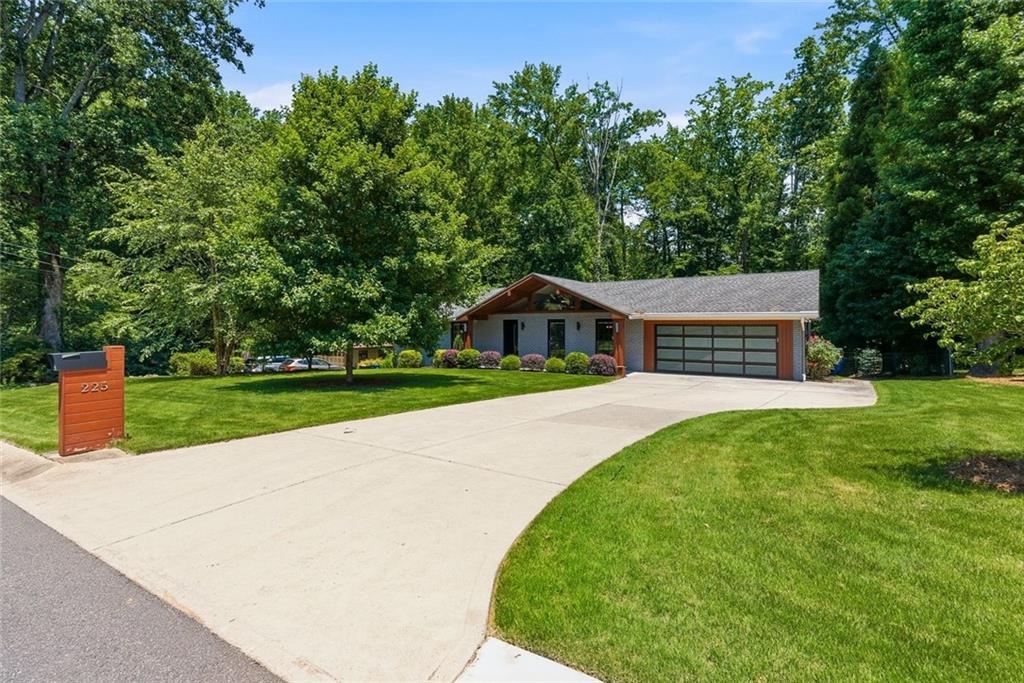 225 Jayne Ellen Way
