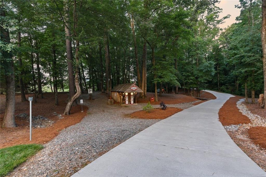 5135 Howard Road