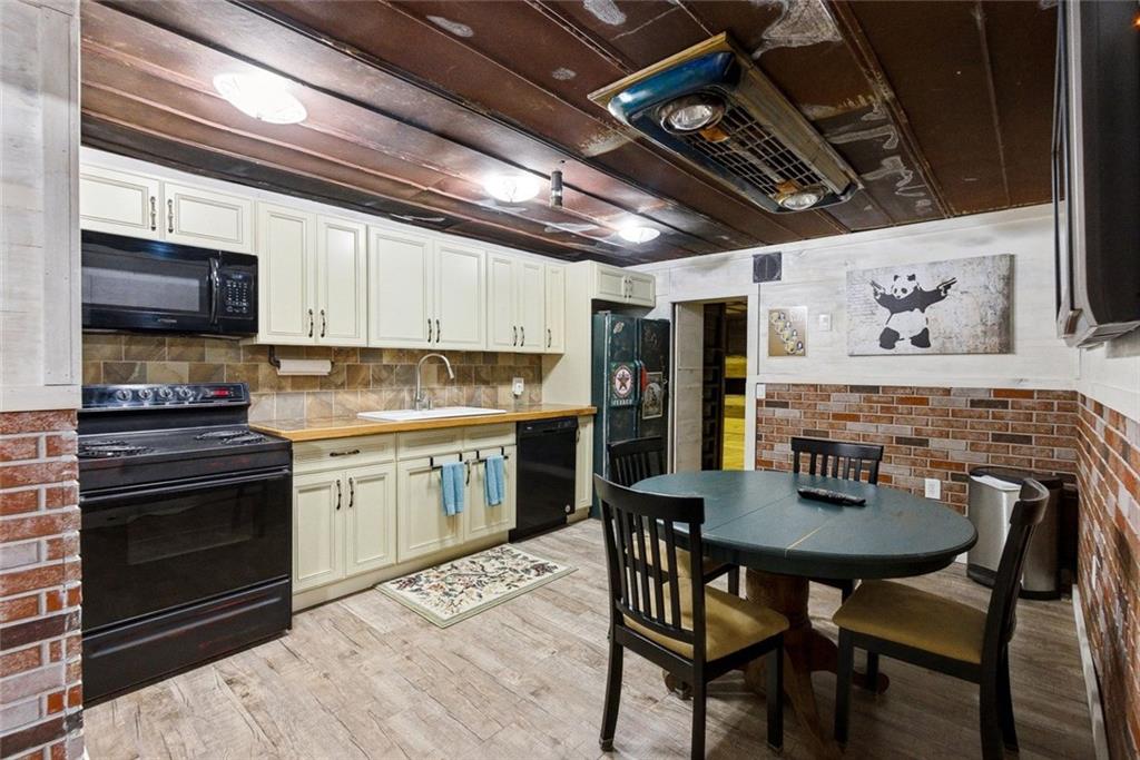 5135 Howard Road