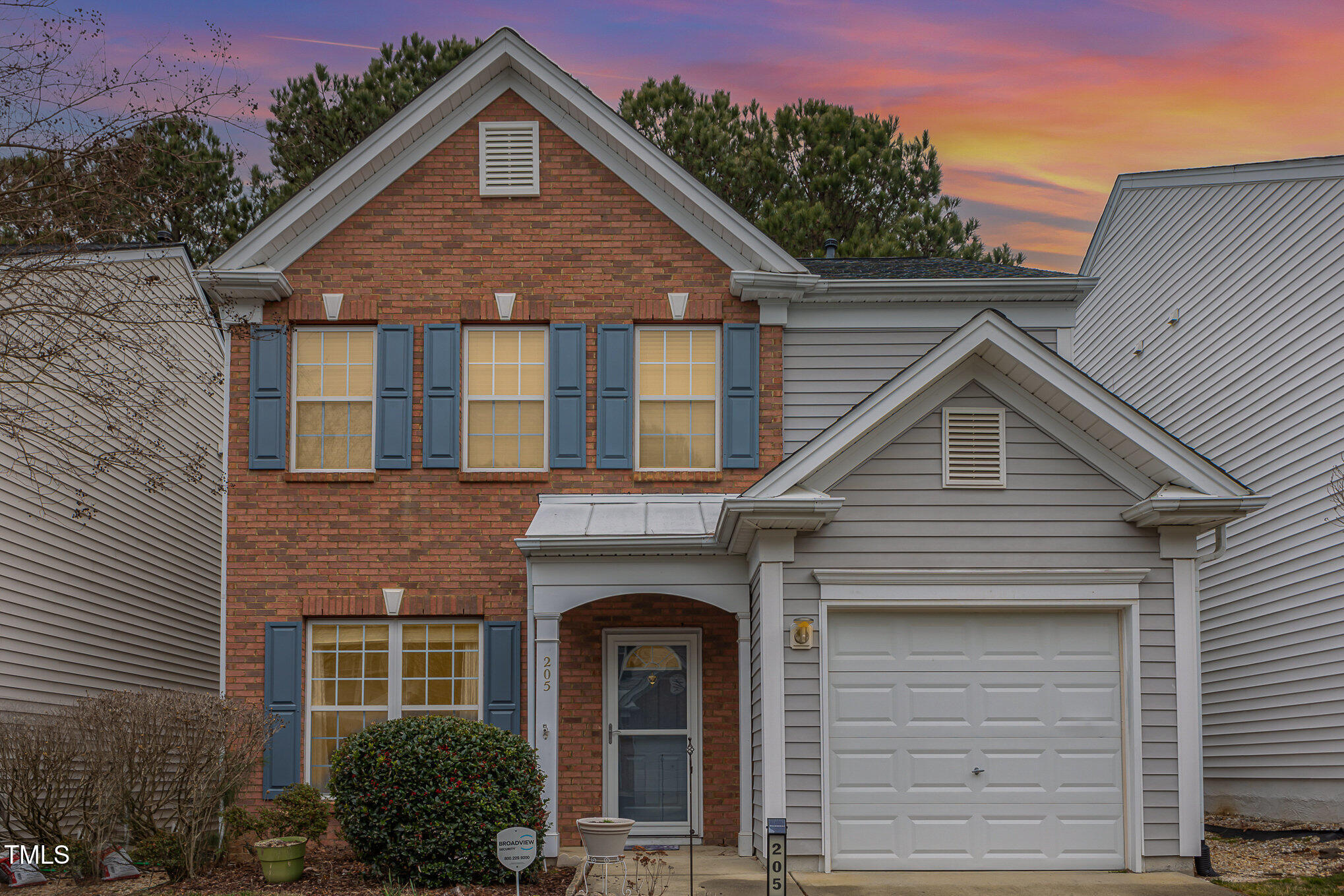 205 Durston Loop