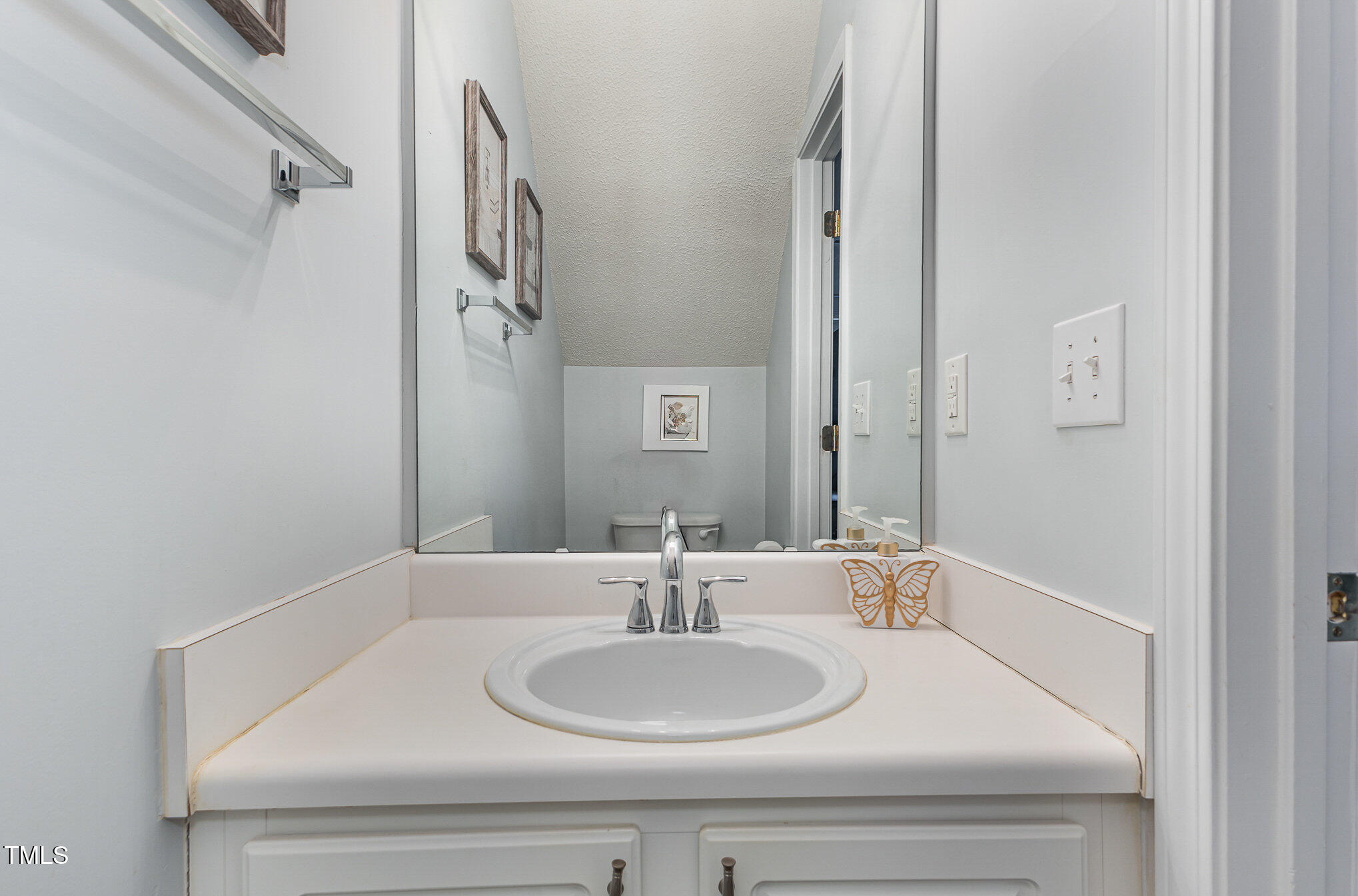 205 Durston Loop