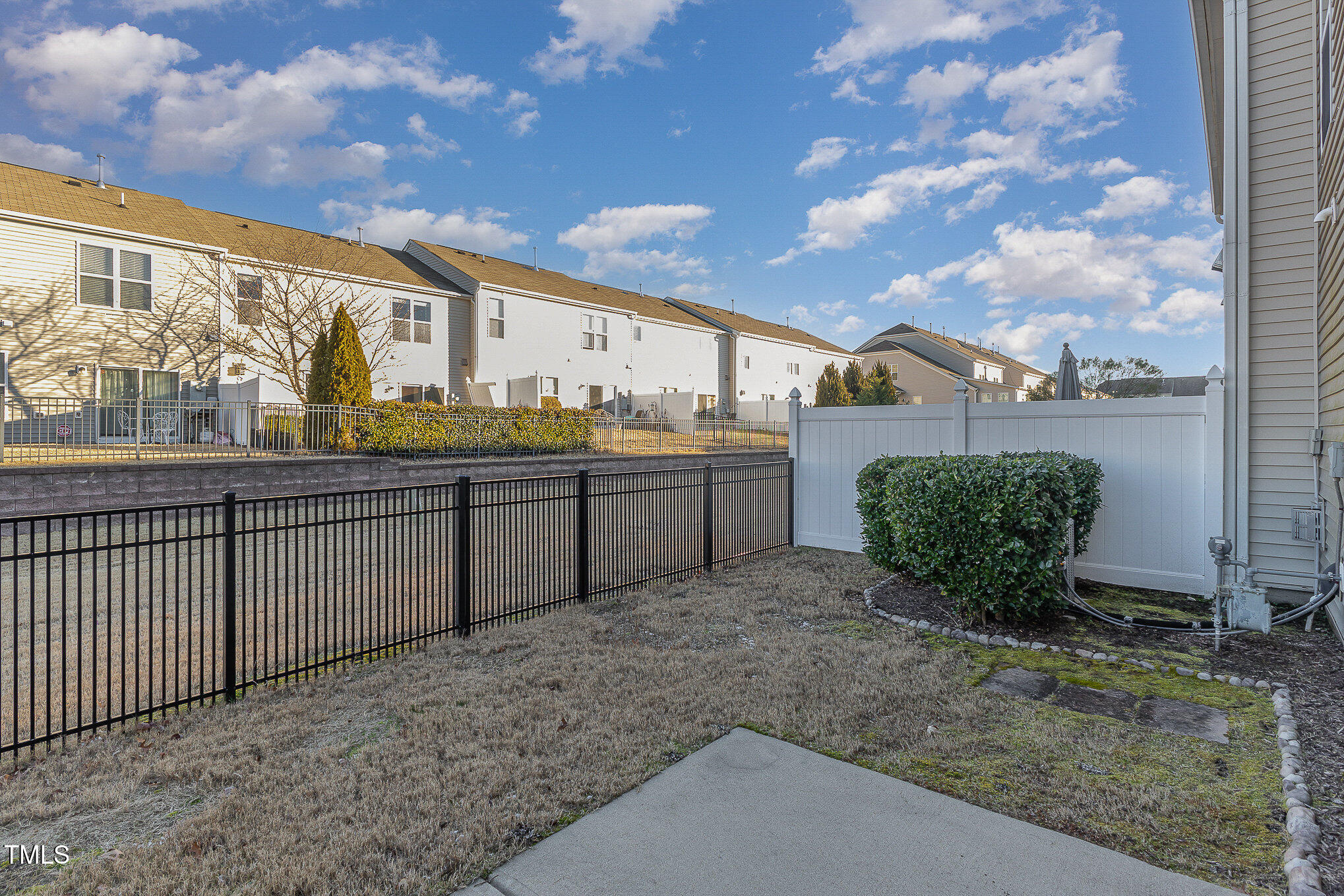 8201 Amador Way