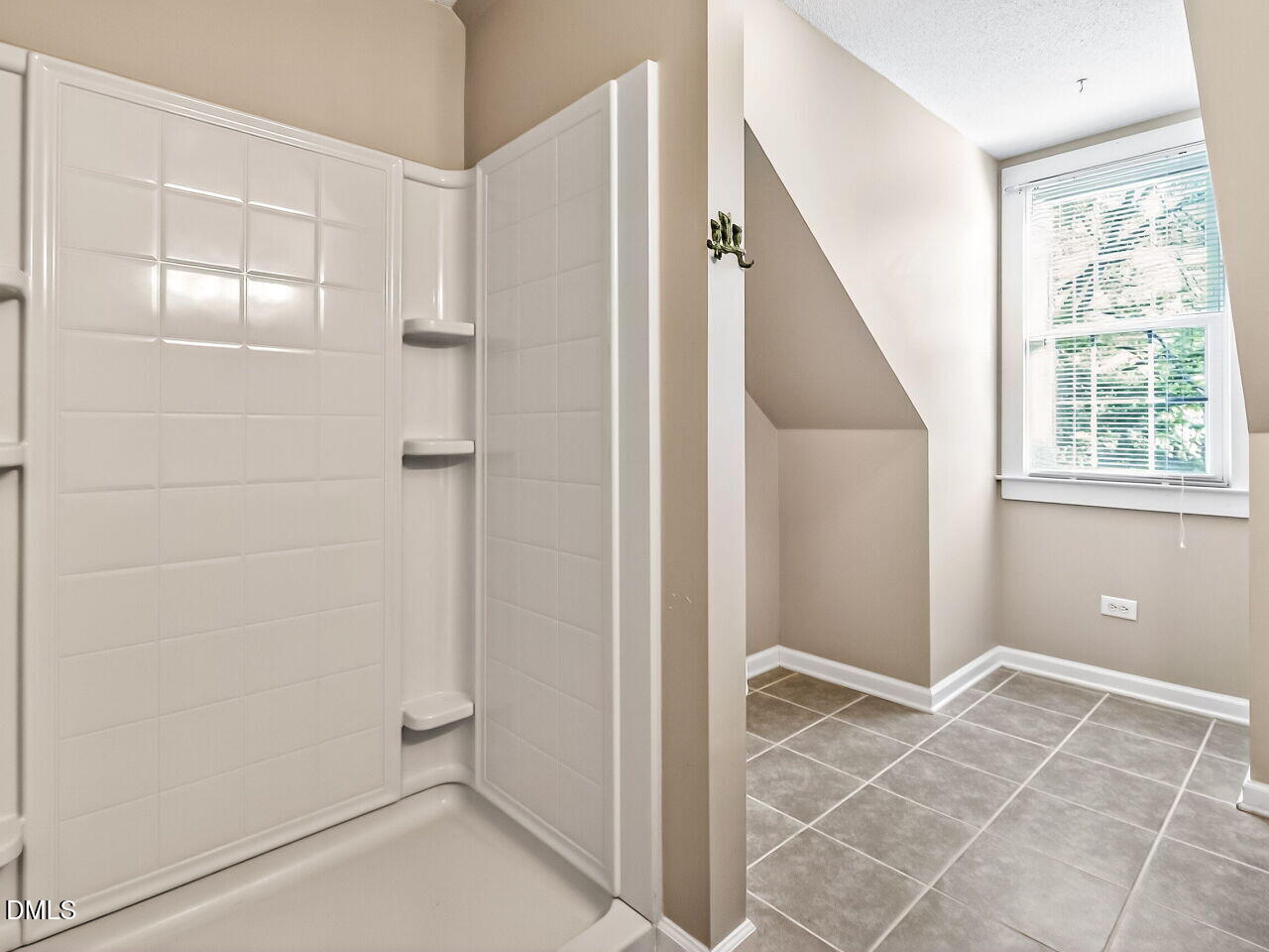 1425 Raybon Drive