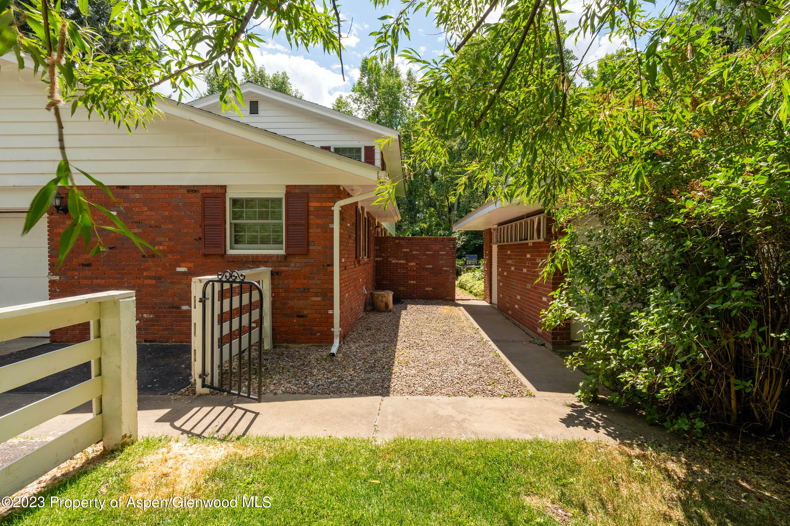 875 Bonita Drive