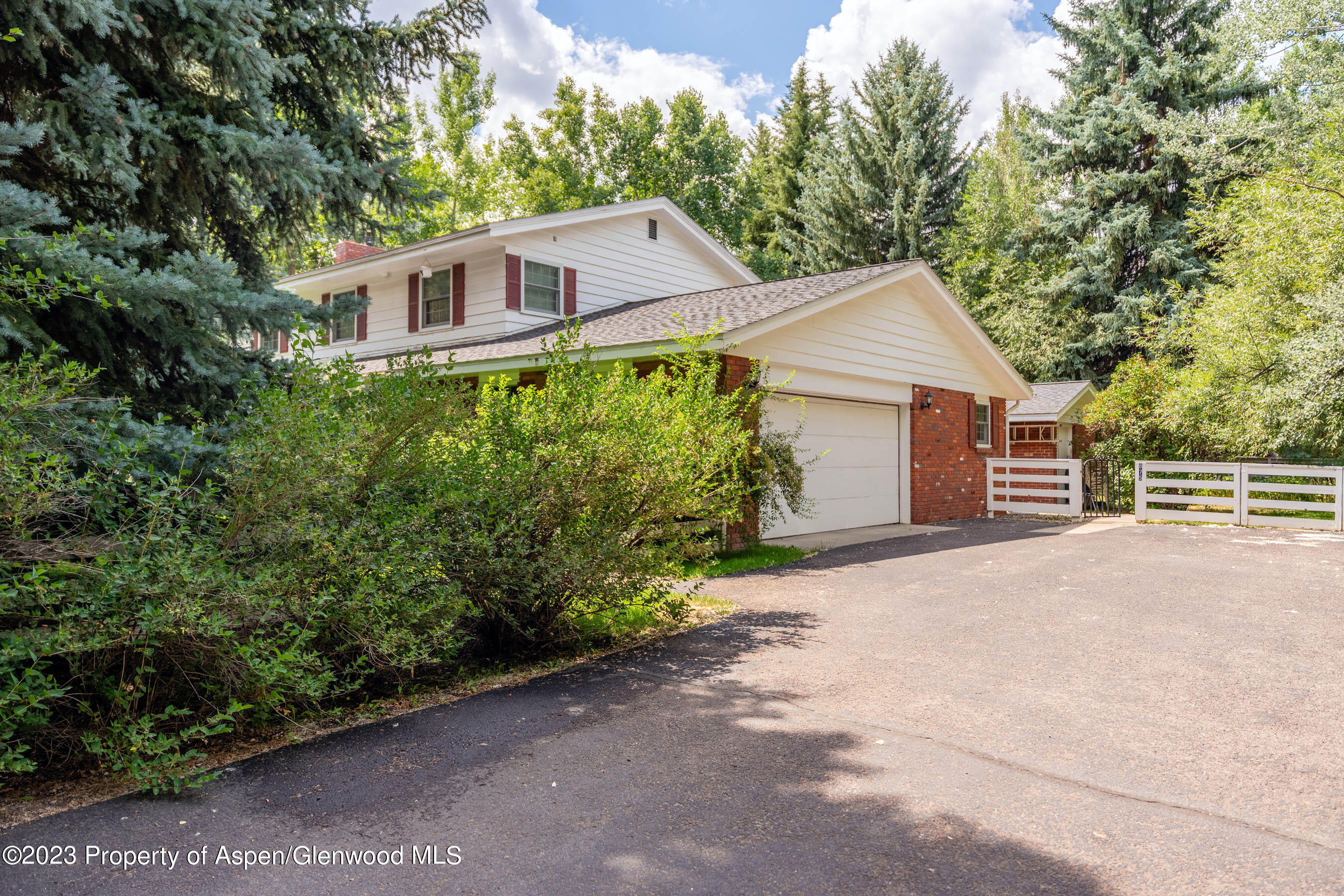875 Bonita Drive