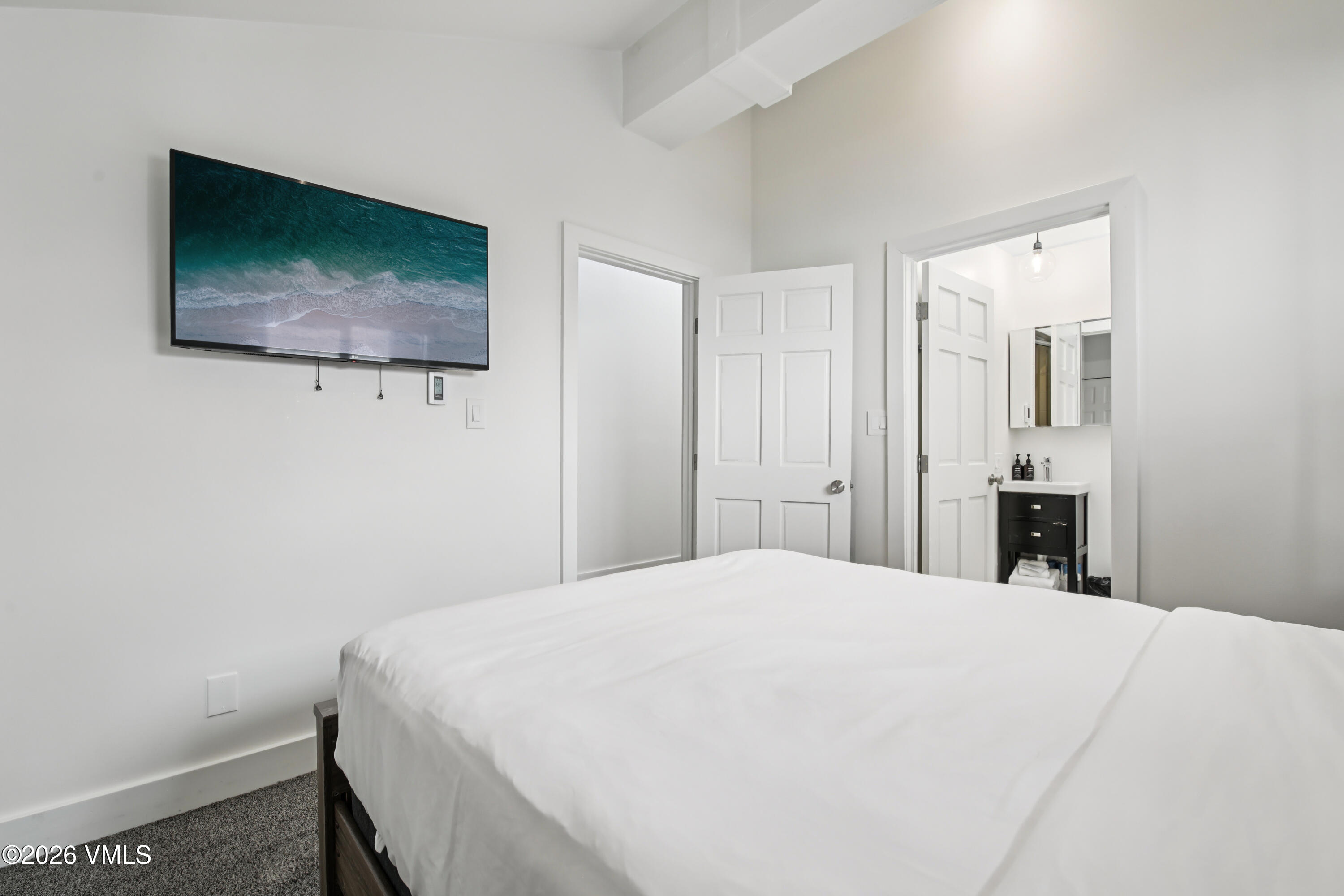 707 W Lionshead Circle B-6