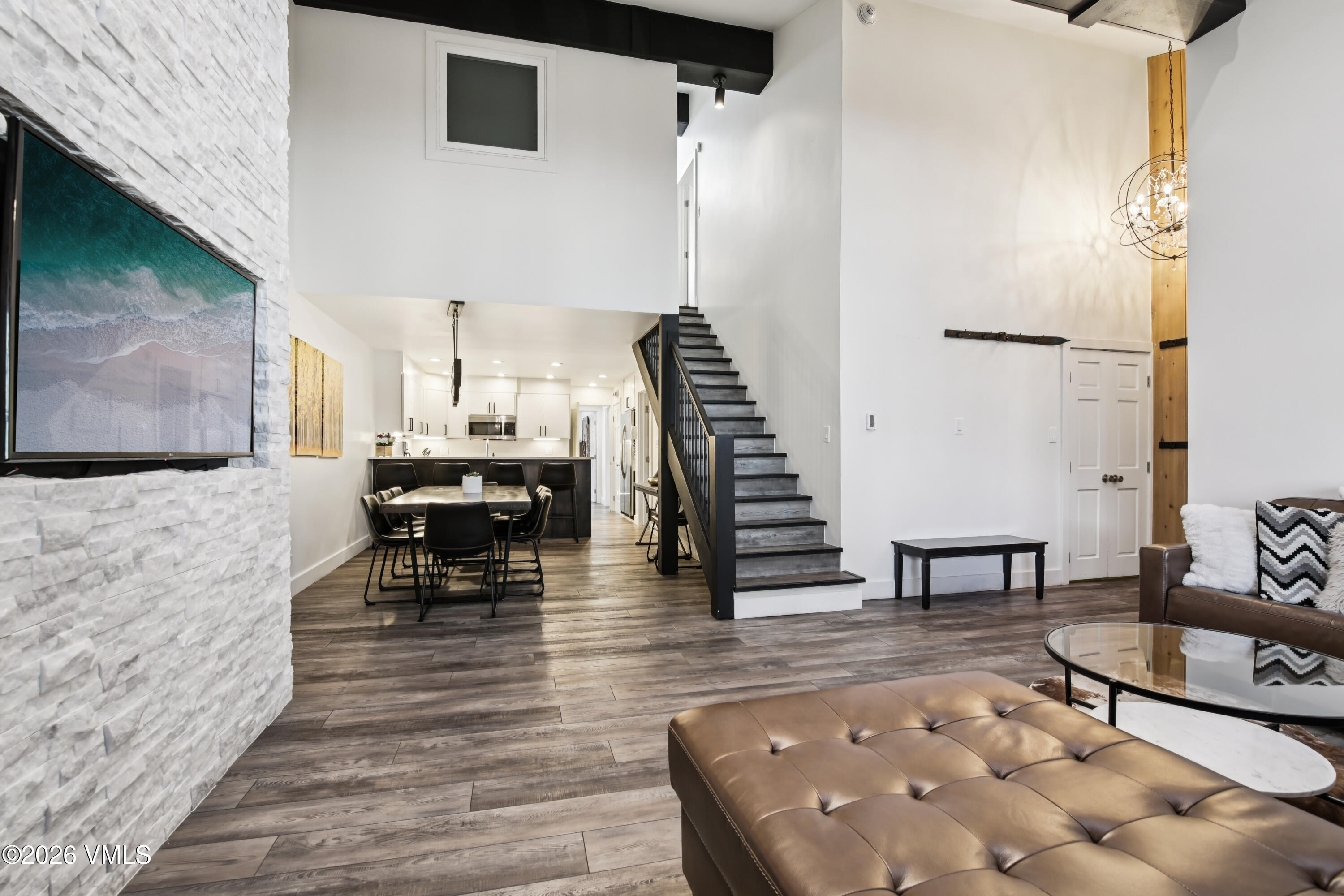 707 W Lionshead Circle B-6