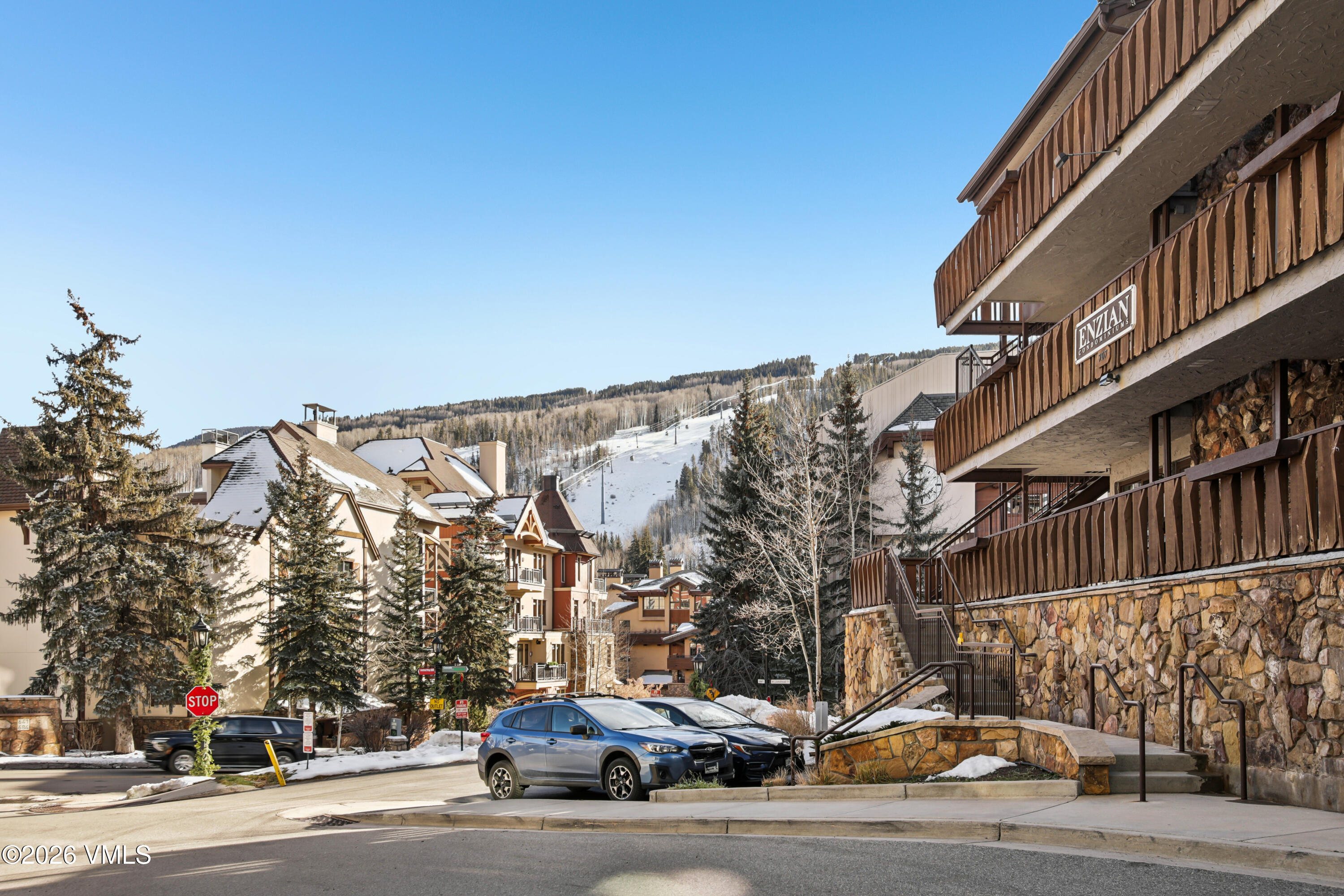 707 W Lionshead Circle B-6