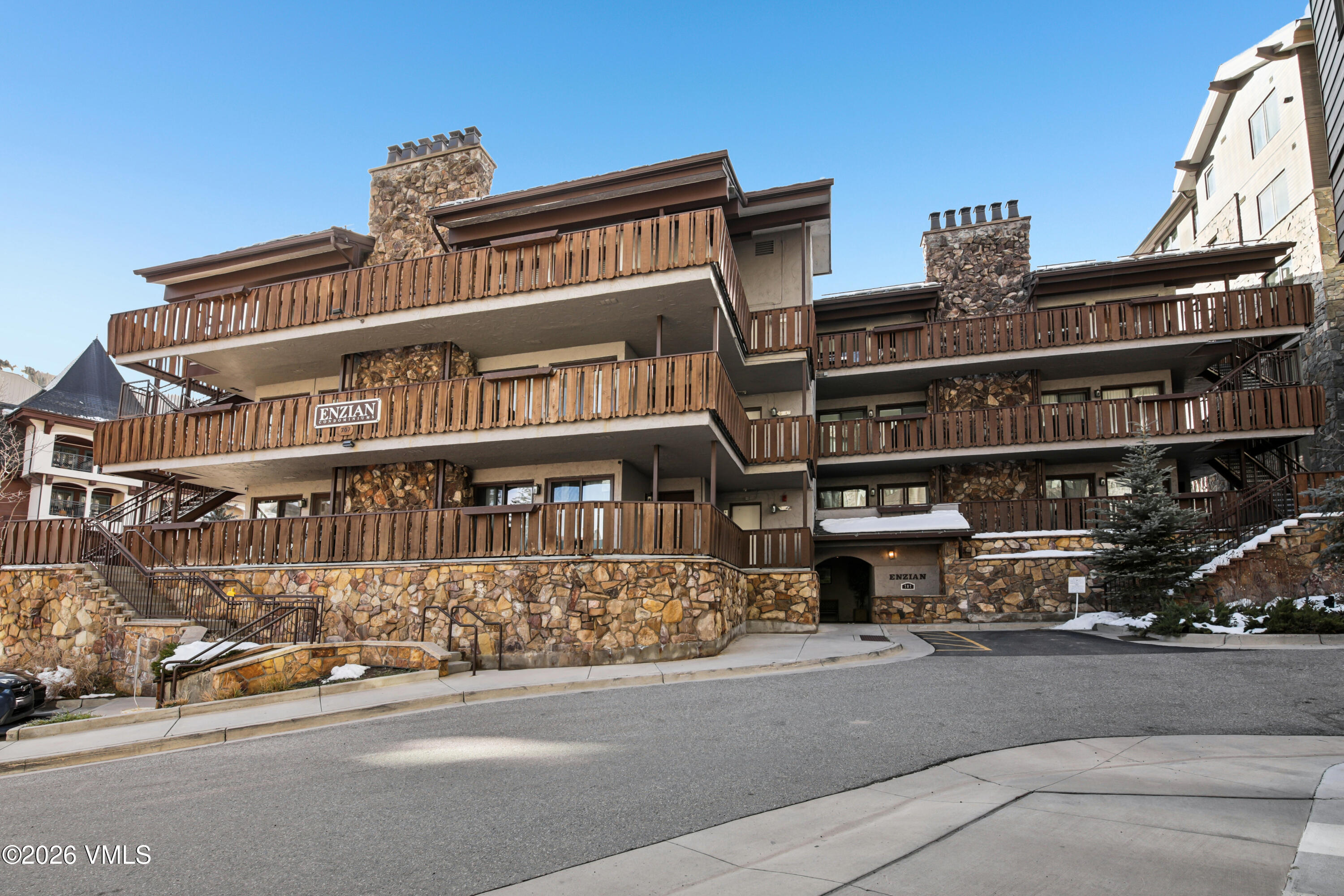 707 W Lionshead Circle B-6