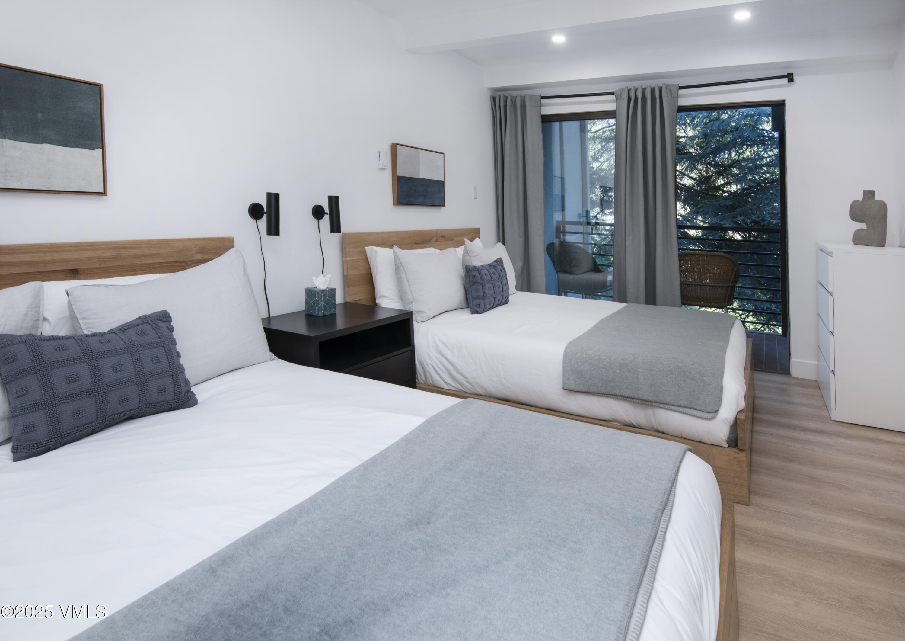 300 E Lionshead Circle 211