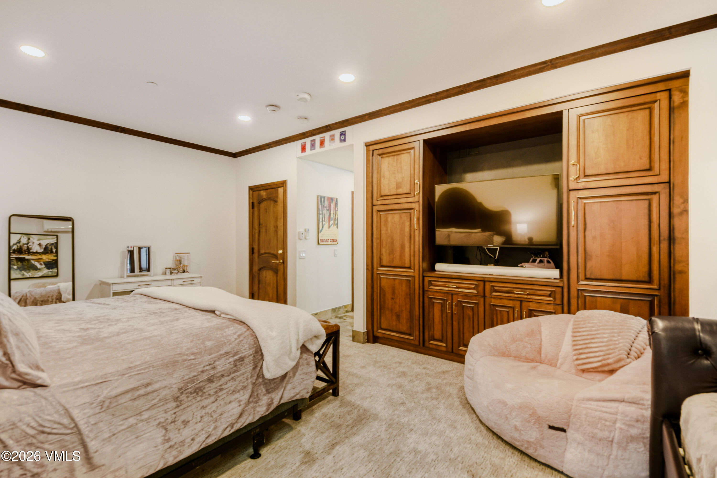 45 W Thomas Place R-17