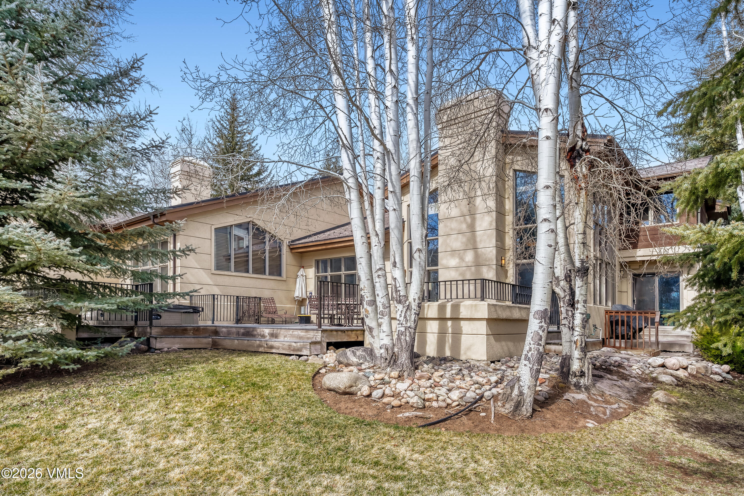 229 Riverbend Drive E