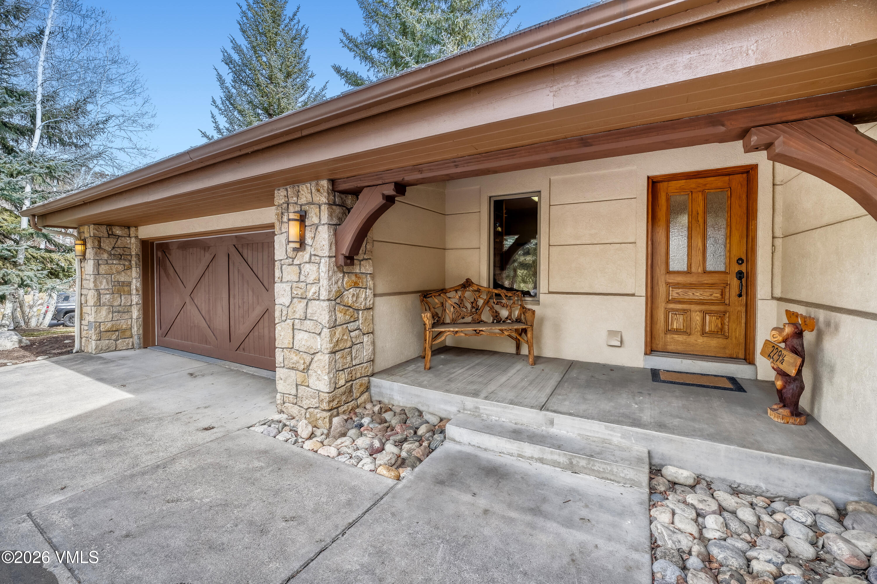 229 Riverbend Drive E