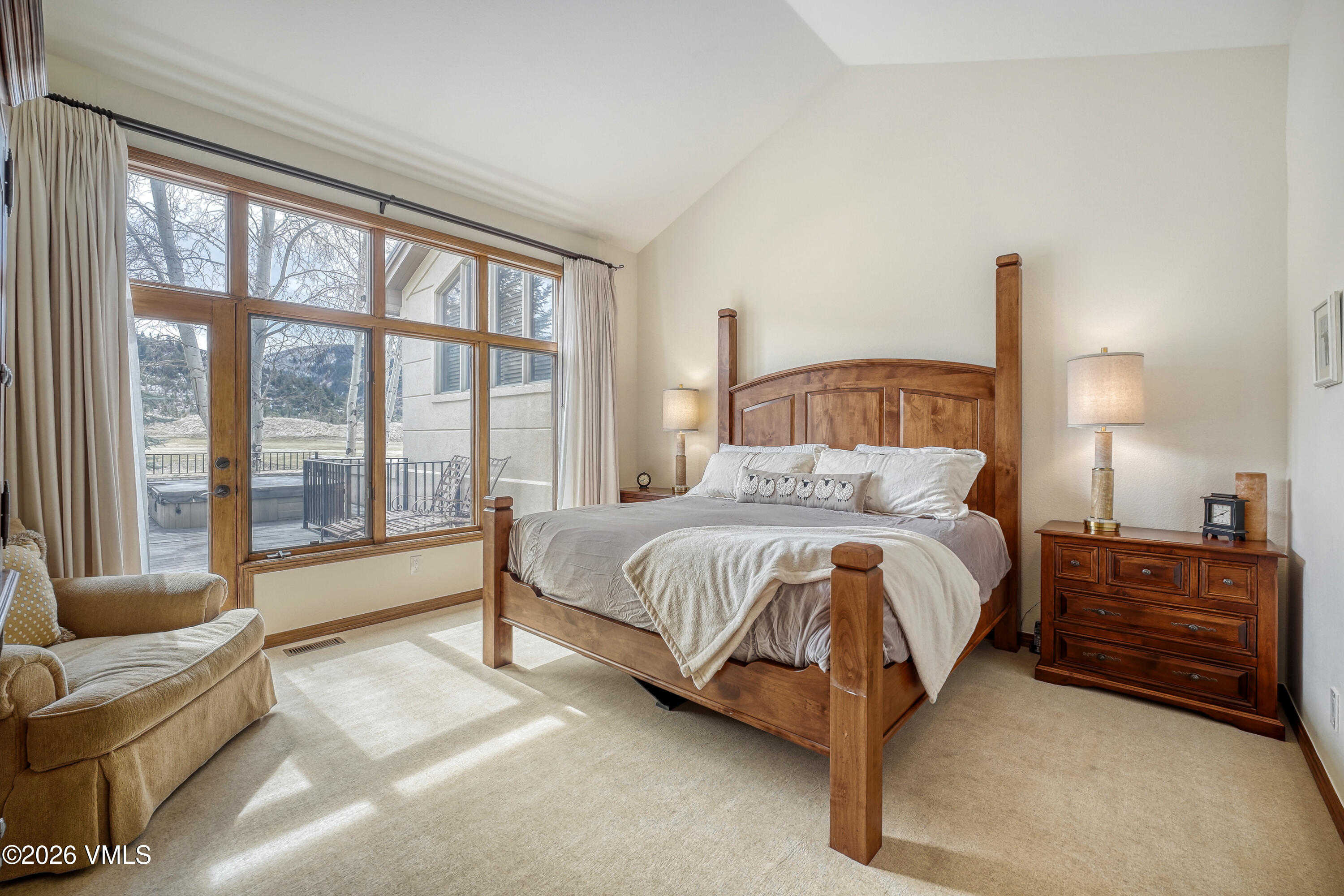 229 Riverbend Drive E