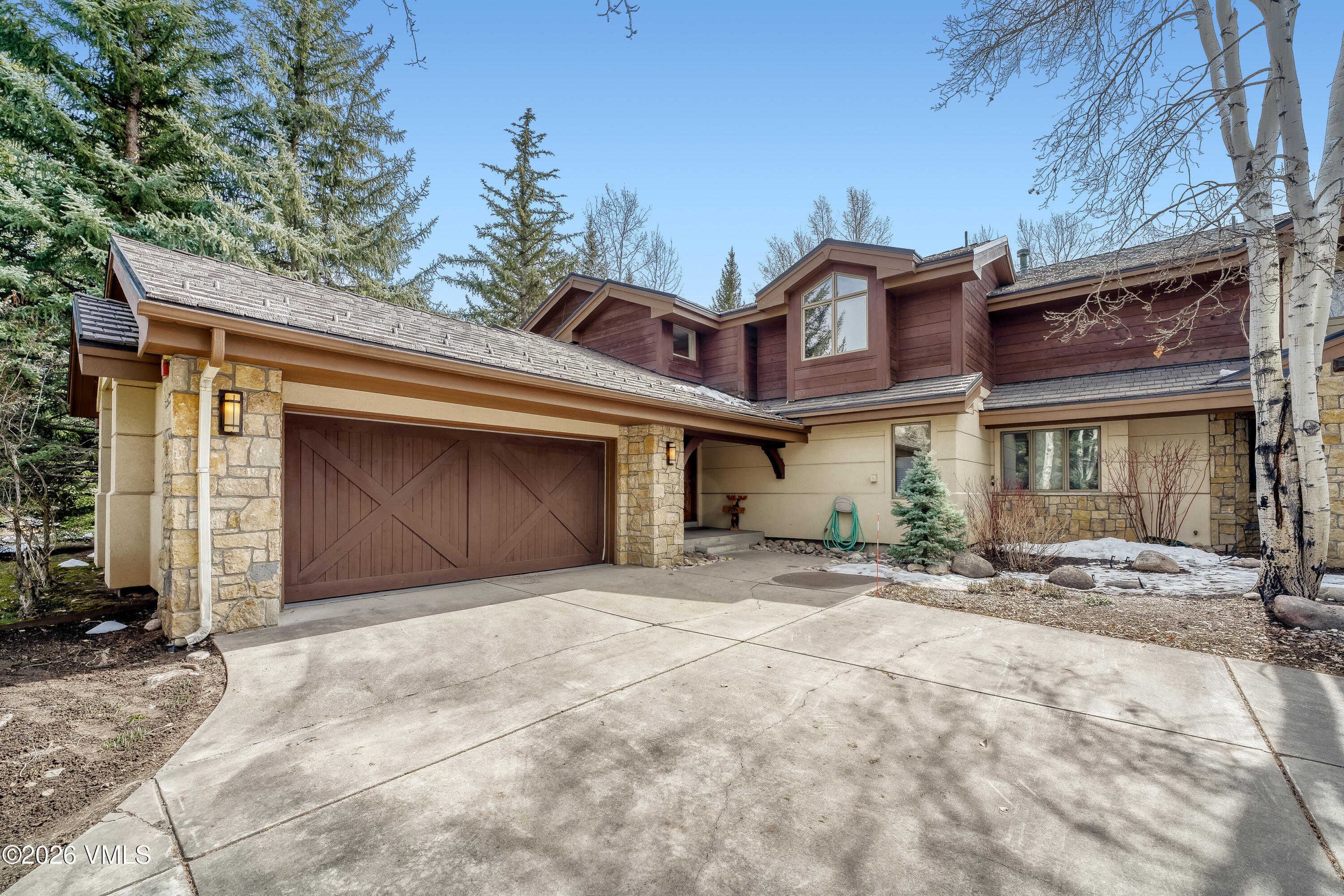 229 Riverbend Drive E