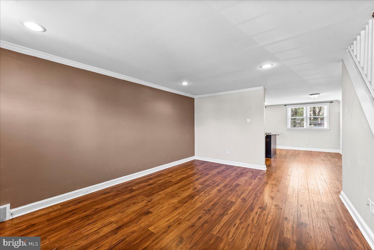 1160 BROOKWOOD LANE