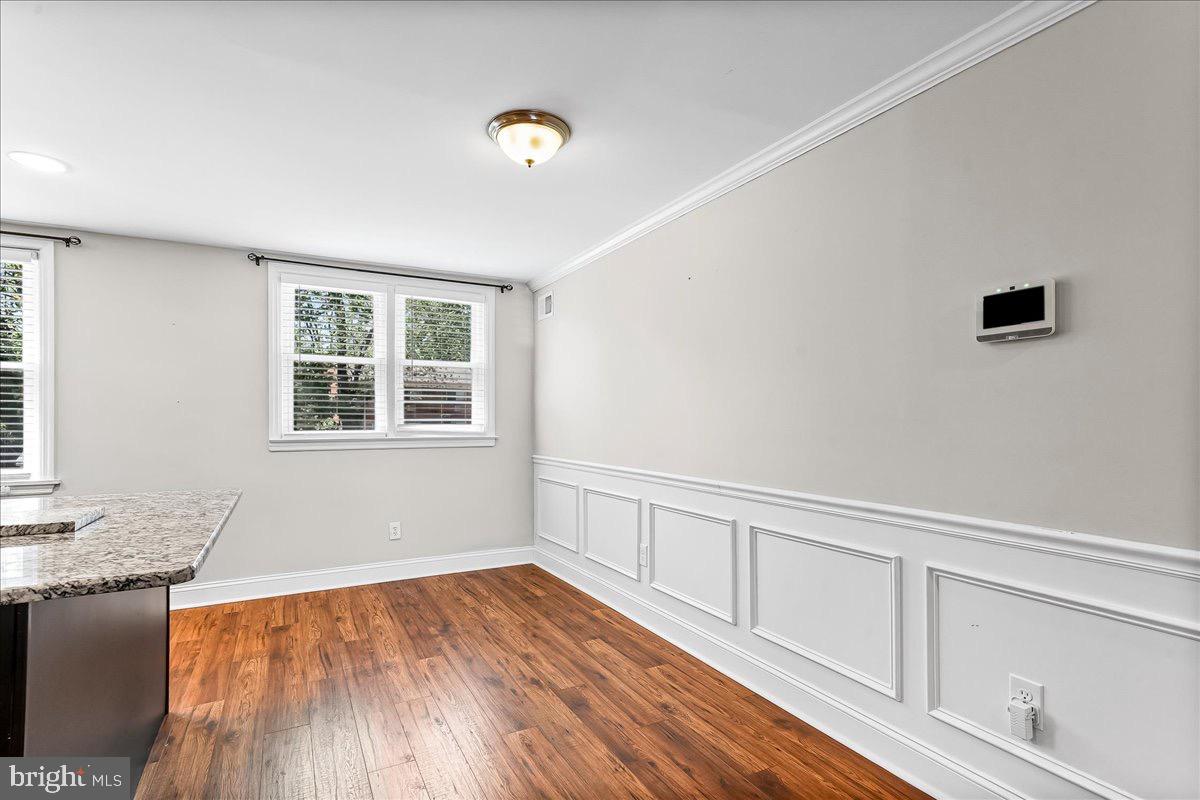 1160 BROOKWOOD LANE