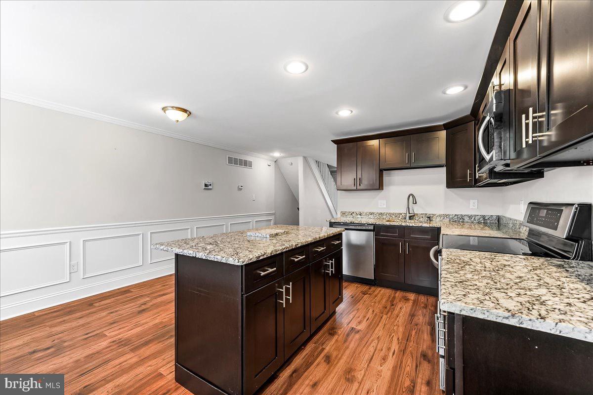 1160 BROOKWOOD LANE