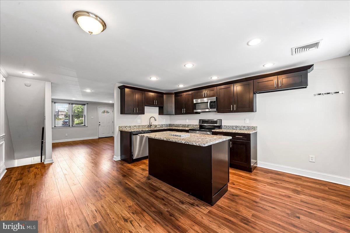 1160 BROOKWOOD LANE