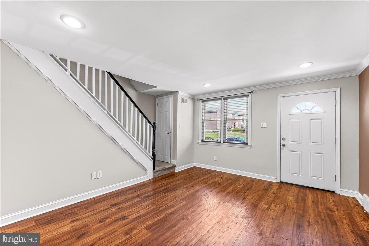 1160 BROOKWOOD LANE
