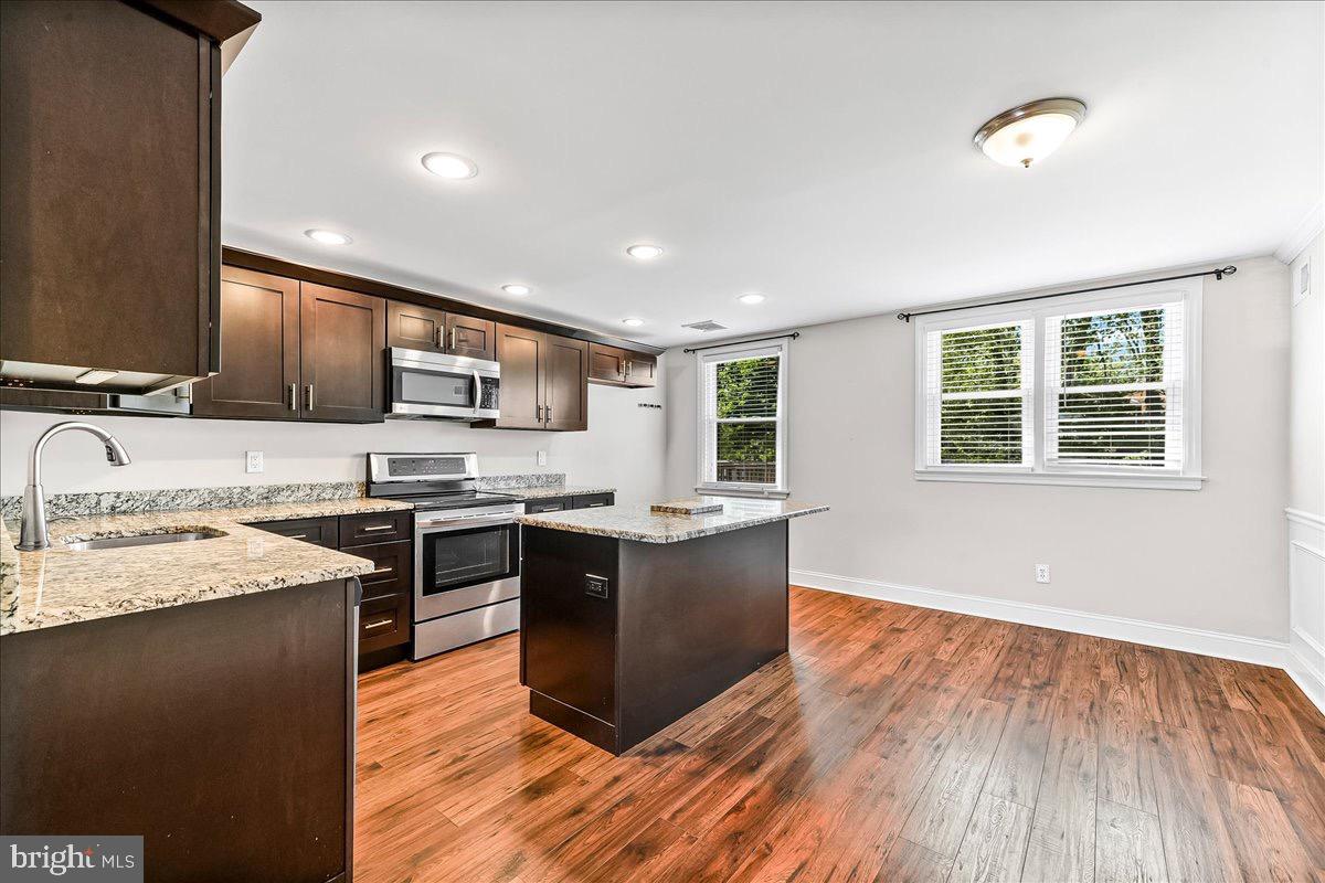 1160 BROOKWOOD LANE