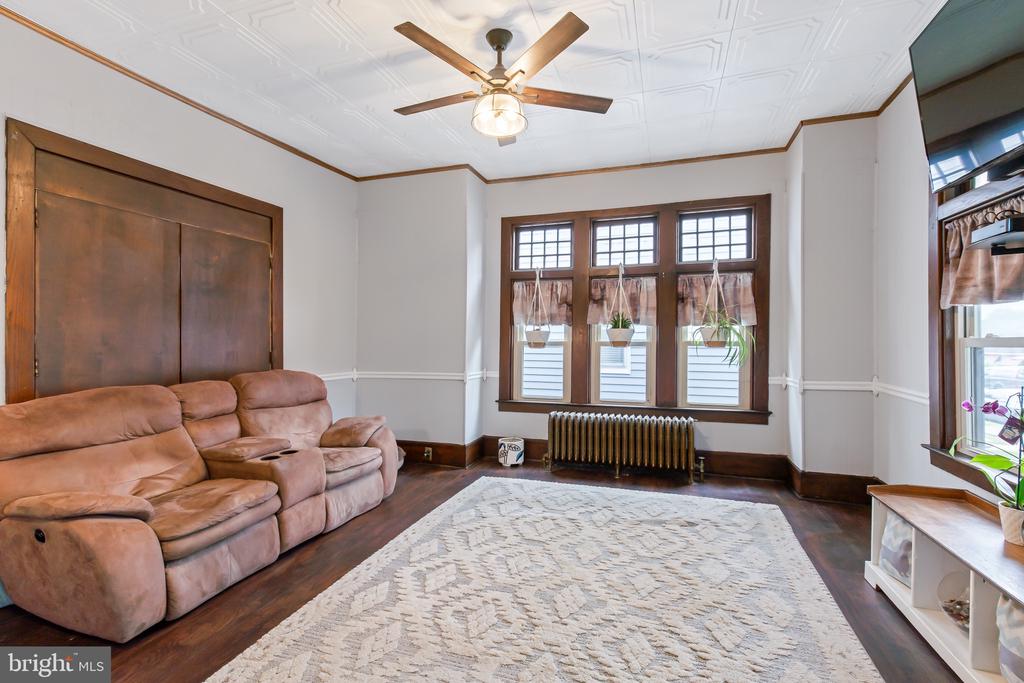 16 S CORNELL AVENUE